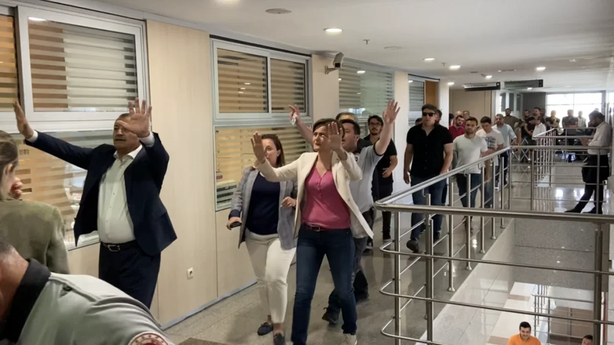 HSK kararnamesiyle hakim ve savcıların görev yerlerinde değişiklik yapıldı